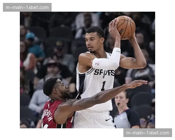 马刺大胜步行者巩固第二 文班亚马全面数据助球队轻松取胜